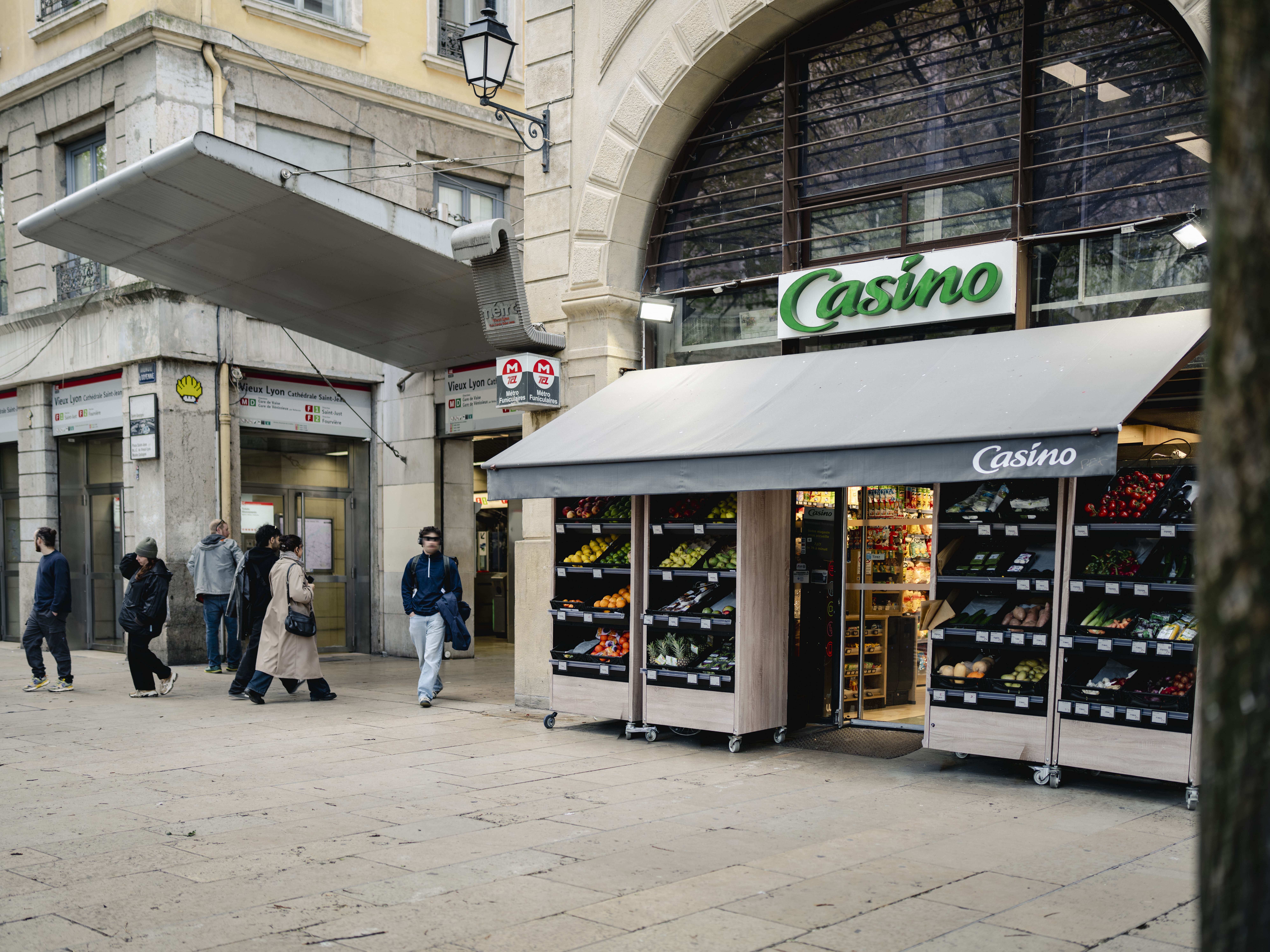 Les commerces sont également en surface ©Hamdi Chref